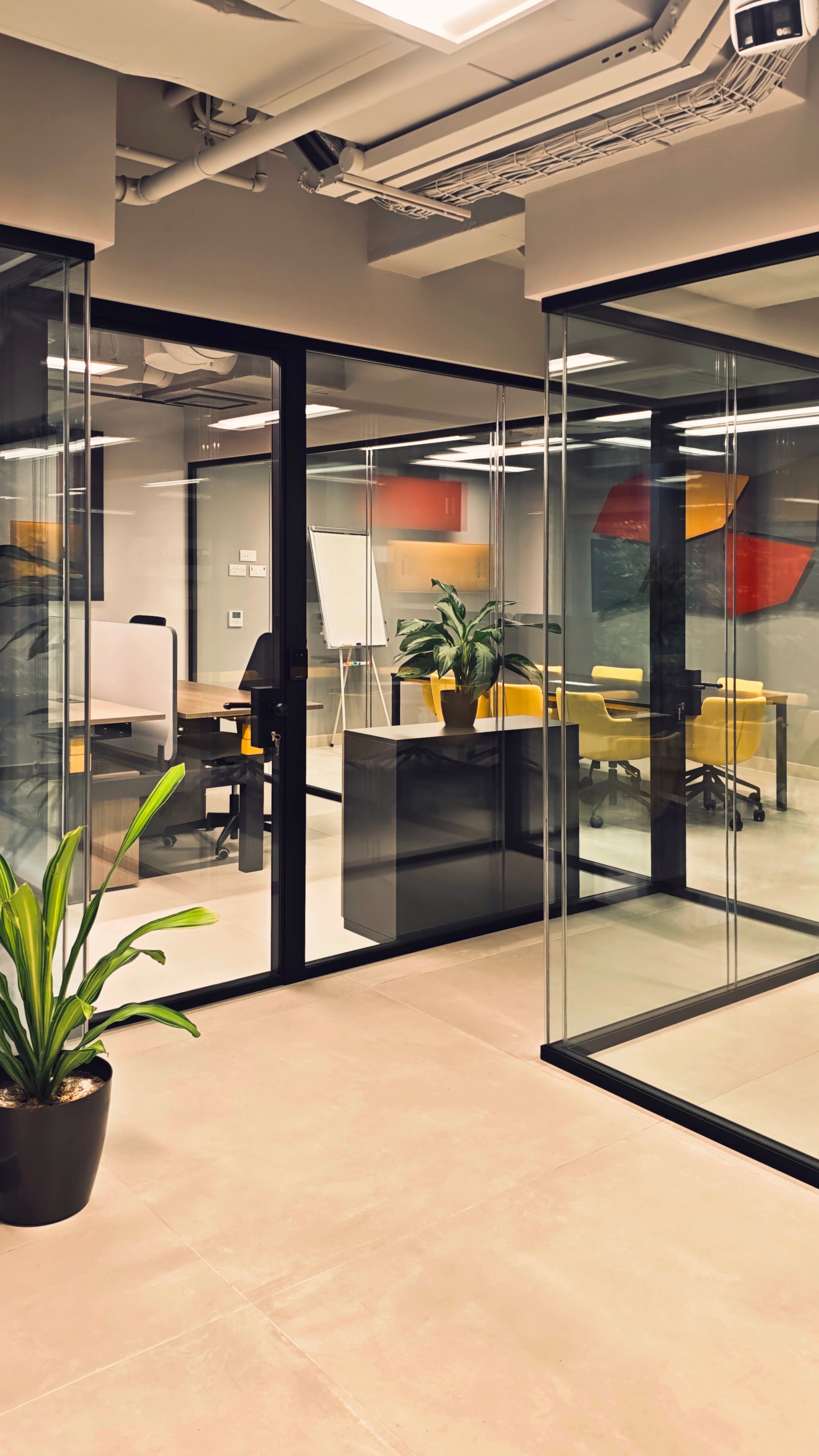Partition system Glass and panel partitions