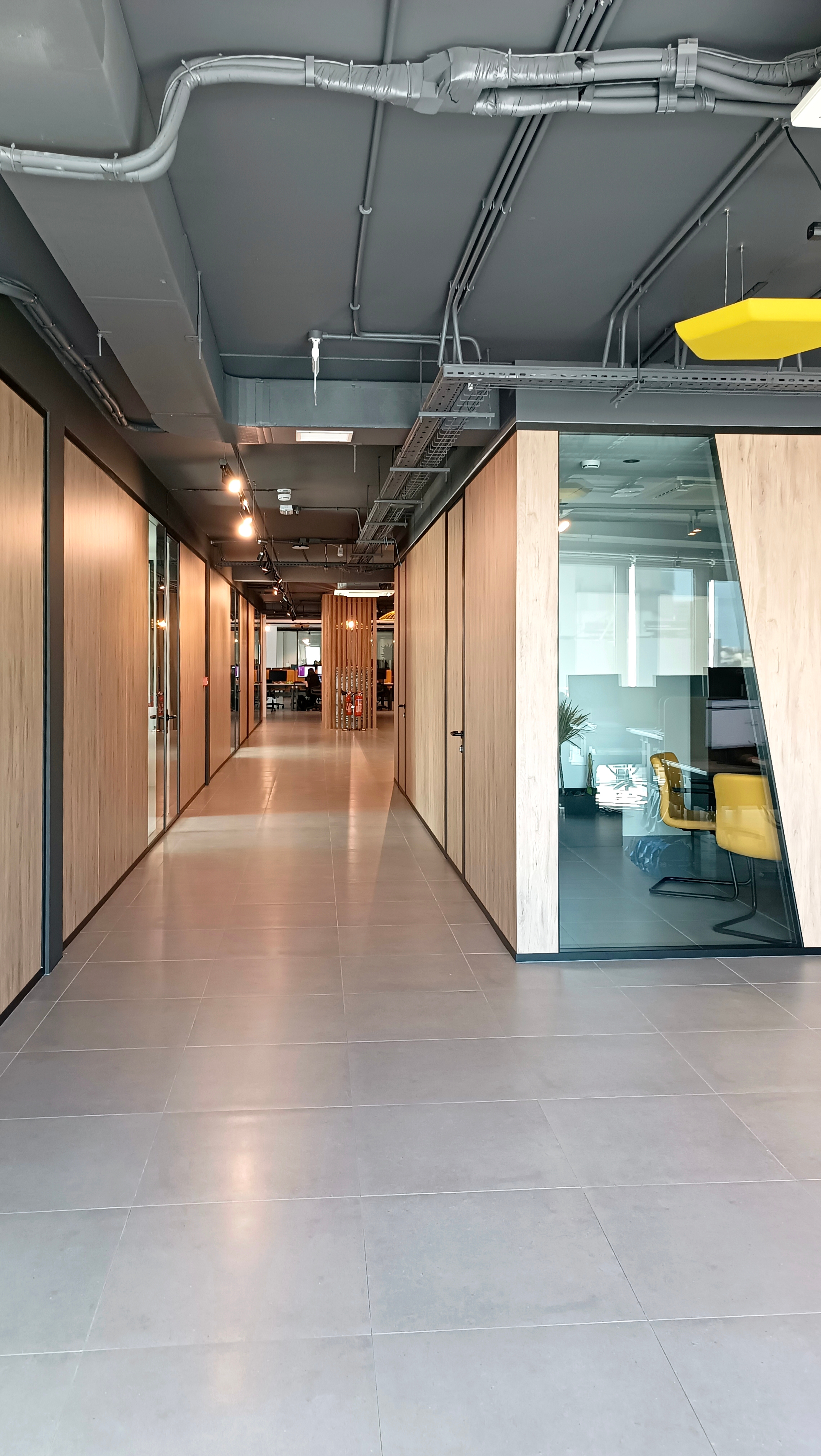 Partition system Glass and panel partitions